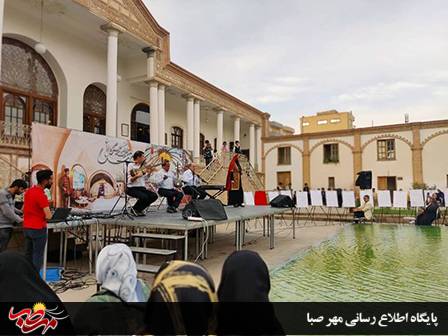 قصه‌گویی فاطمه محمودی مربی کانون شهرستان میانه در موزه قاجار تبریز.