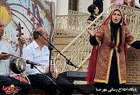 قصه‌گویی فاطمه محمودی مربی کانون شهرستان میانه در موزه قاجار تبریز