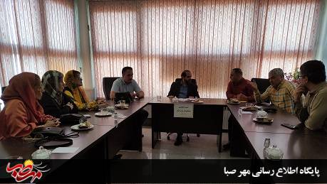 نشست تخصصی با پیشکسوتان عرصه تئاتر شهرستان میانه