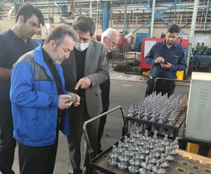بازدید سیدمرتضی حسینی نماینده مردم شهرستان میانه در مجلس شورای اسلامی از کارخانه گیربکس سازی میانرو شهرستان میانه