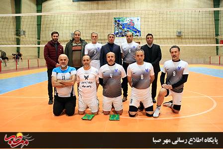 تیم والیبال کارکنان دانشگاه آزاد اسلامی میانه، قهرمان مسابقات کارکنان ادارات جام فجر شد