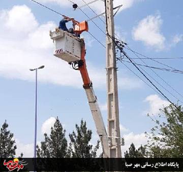 انجام عملیات خط گرم برق در میانه
