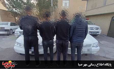 کشف مقدار ۳ کیلوگرم مواد مخدر و دستگیری ۵ نفر در شهرستان میانه 2