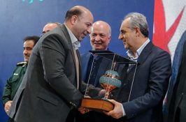 جشن خودکفایی چهار هزار و ۴۵۰ نفر از مددجویان زیر پوشش کمیته امداد استان و تجلیل از یاوران اشتغال