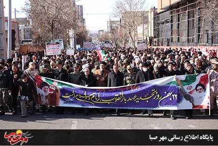 تصاویری از شکوه حضور مردم میانه در راهپیمایی ۲۲ بهمن ماه و چهل و ششمین سالروز پیروزی انقلاب اسلامی