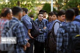 «همه این کارو می‌کنند»؛ چرا نوجوانان به این جمله پناه می‌برند؟