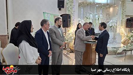 فرماندار ویژه میانه؛ پزشکان همواره از دفاع مقدس تا جنگ تحمیلی ۱۲ روزه از سلامت مردم صیانت کرده اند. فرماندار ویژه میانه؛ پزشکان همواره از دفاع مقدس تا جنگ تحمیلی ۱۲ روزه از سلامت مردم صیانت کرده اند.