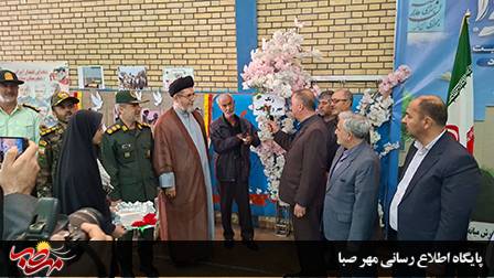 نواخته شدن زنگ مهر و مقاومت در مدارس میانه