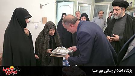 تجلیل مسئولان میانه از مادران شهیدان بسیجی همزمان با هفته بسیج و سالروز شهادت حضرت فاطمه(س)