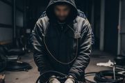 سارق سیم و کابل برق در چنگال پلیس میانه