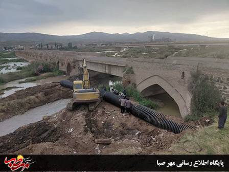 اصلاح و بهسازی فاضلاب شهری در مجاورت پل تاریخی راه‌آهن میانه انجام شد