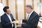 حضور سرزده فرماندار ویژه میانه در اداره برق و تجلیل از خدمات شبانه‌روزی در روزهای بحرانی