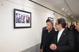افتتاح نمایشگاه گروهی عکس «شاهدان خیابان» با حضور معاون سیاسی، اجتماعی استانداری آذربایجان شرقی